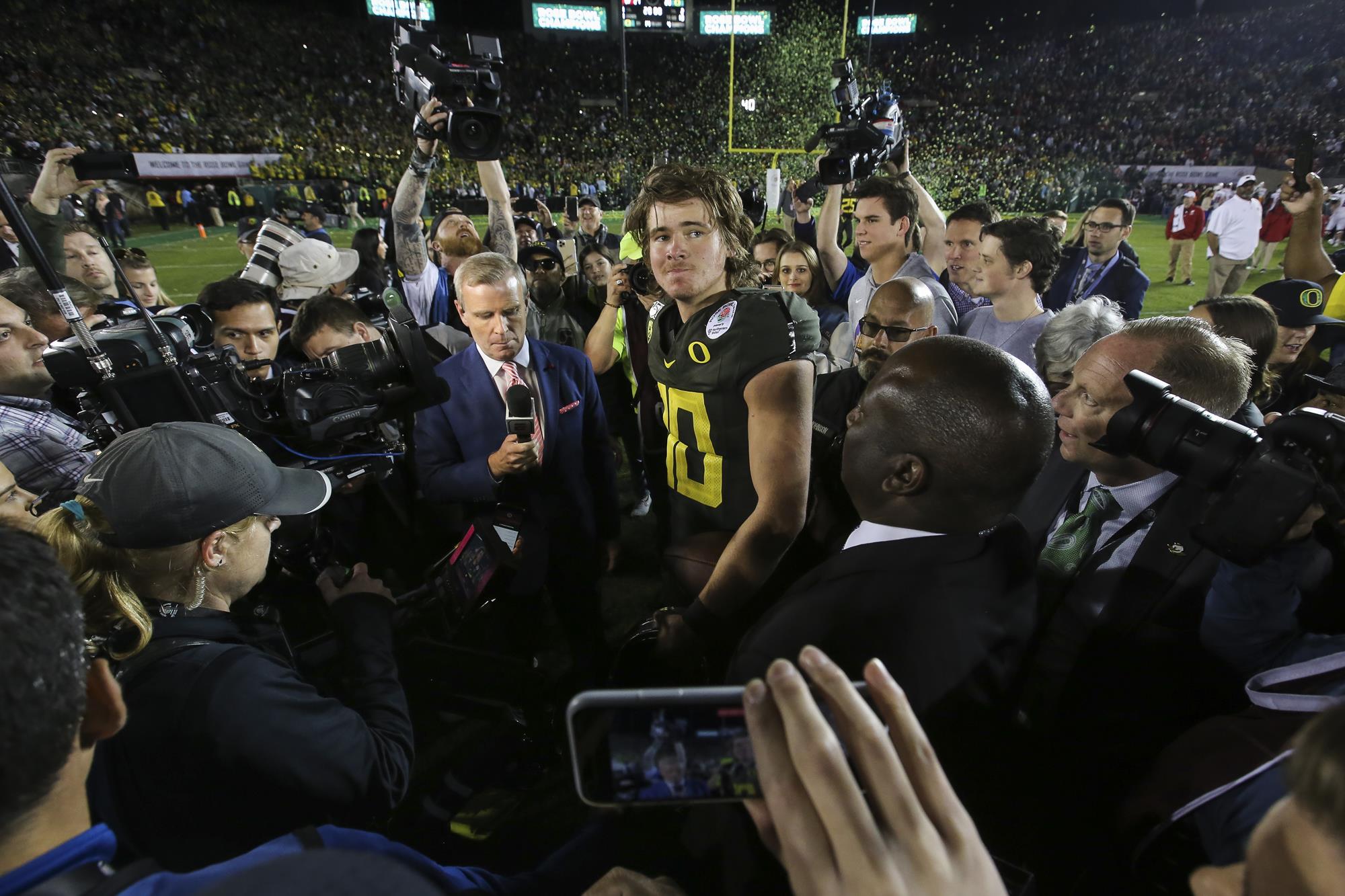 Campbell Trophy: Oregon Ducks QB Justin Herbert wins Academic Heisman