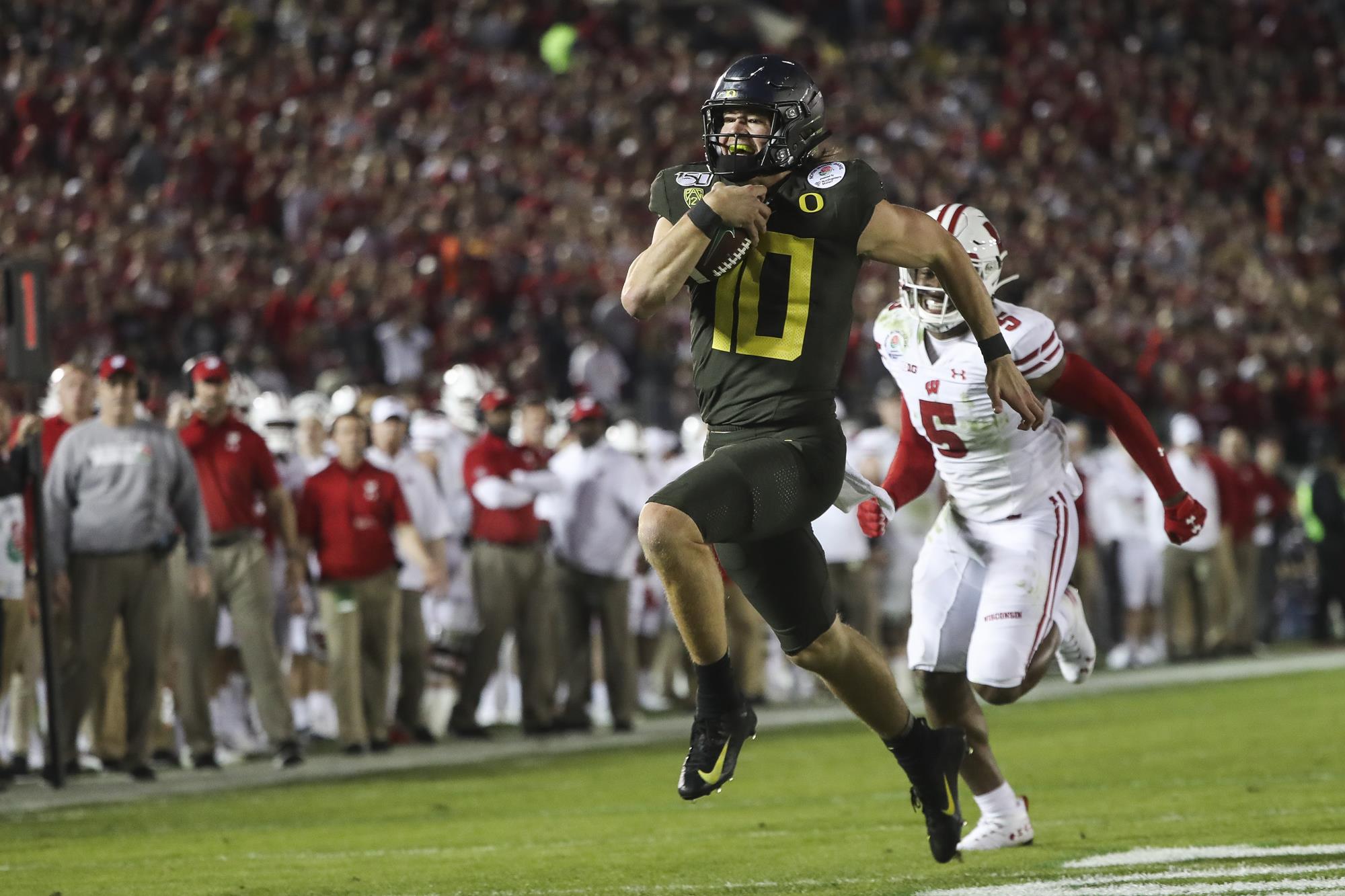 Oregon QB Justin Herbert awarded Campbell Award for nation's top scholar  athlete